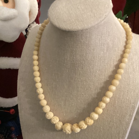 Vintage 20s Graduated Hand-Carved (probably faux) Ivory Bead Necklace (read all) - Picture 2 of 7